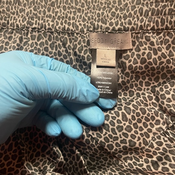 SzL Barefoot Dreams Satin Pajama Pants - Picture 4 of 14